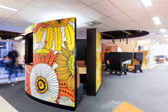 commonwealth_bank_call_center_meeting_booth_2