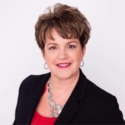 headshot of kelly spica