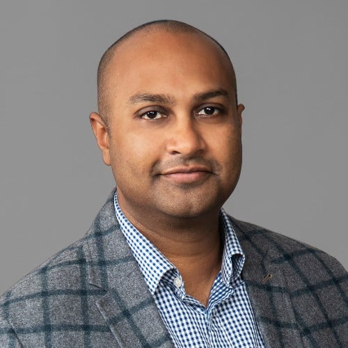 headshot of venki nayani